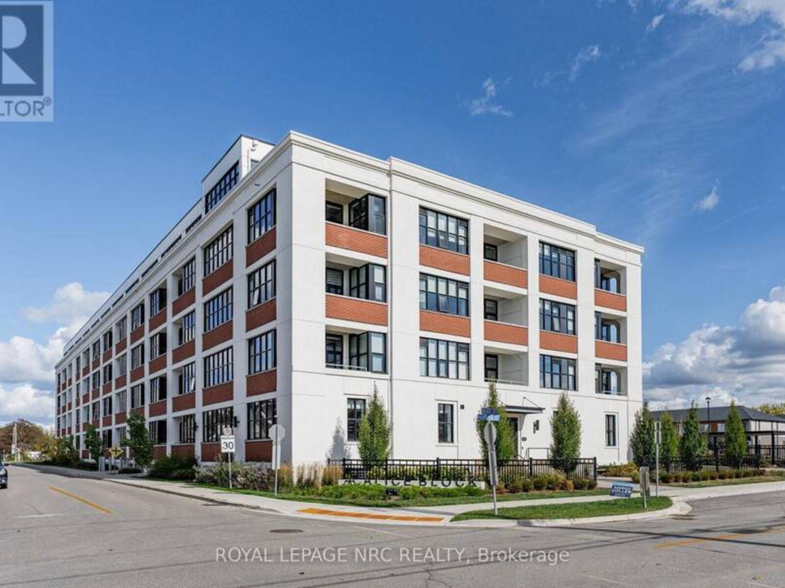 418 - 120 HURON STREET, Guelph, Ontario N1E 0T8