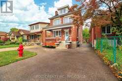 209 ROSSLYN AVENUE S | Hamilton Ontario | Slide Image One