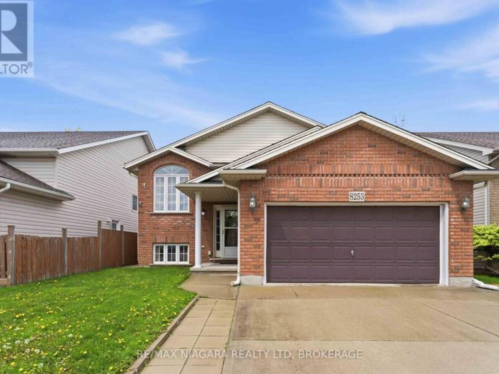 8253 COSTABILE DRIVE, Niagara Falls, Ontario L2H 3L2