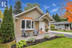 11 FALLINGBROOK DRIVE | Fonthill Ontario | Slide Image Two