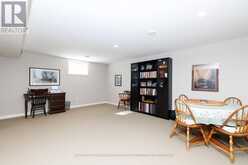 11 WILLSON CROSS | Fonthill Ontario | Slide Image Twenty