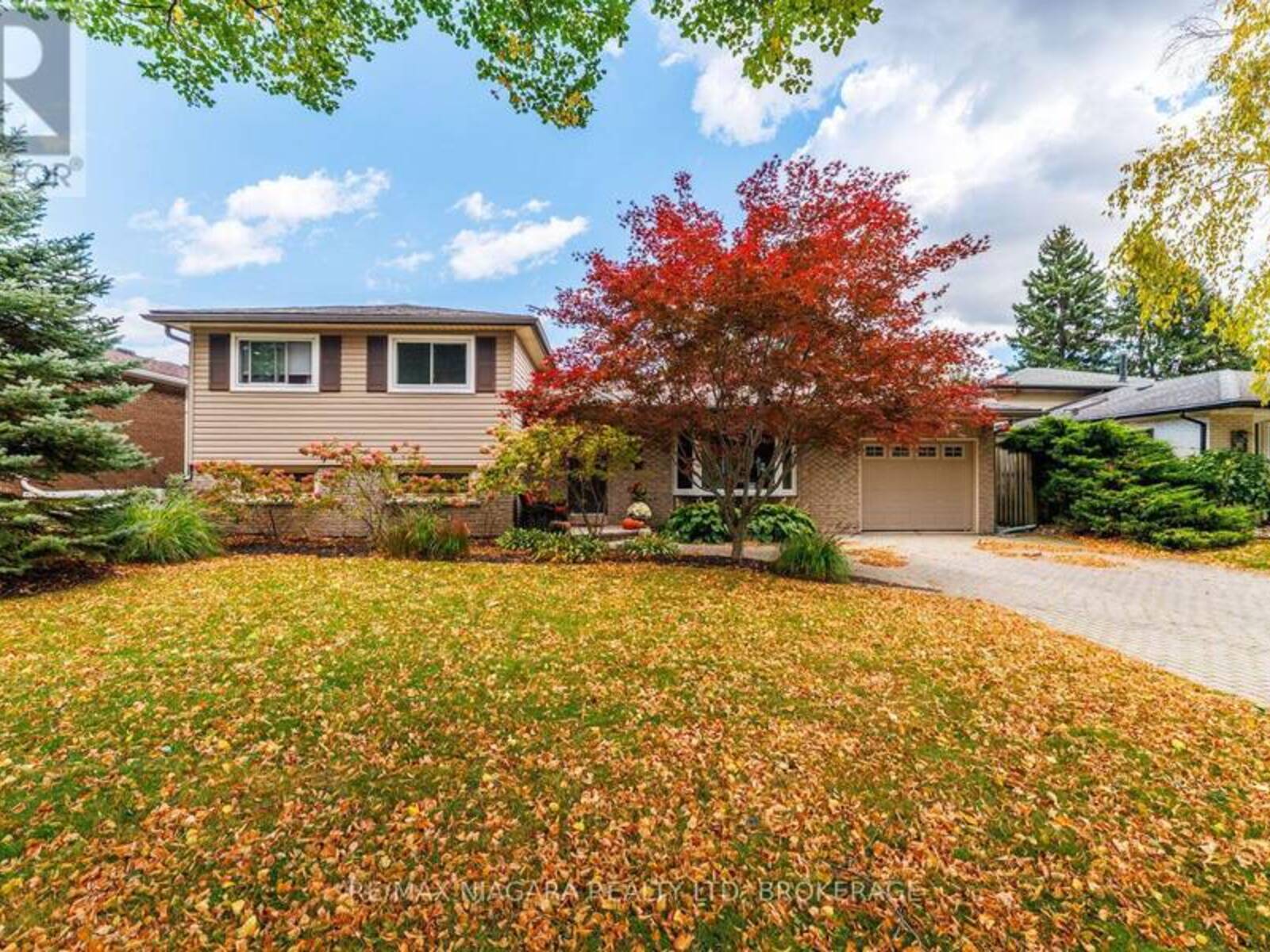 3360 BAKER CRESCENT, Niagara Falls, Ontario L2J 3L9