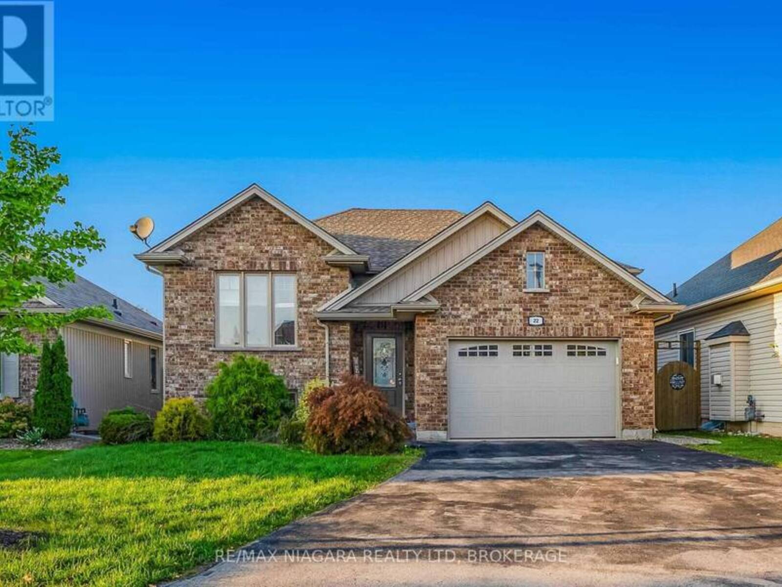 22 HENLEY COURT, Welland, Ontario L3B 6E8