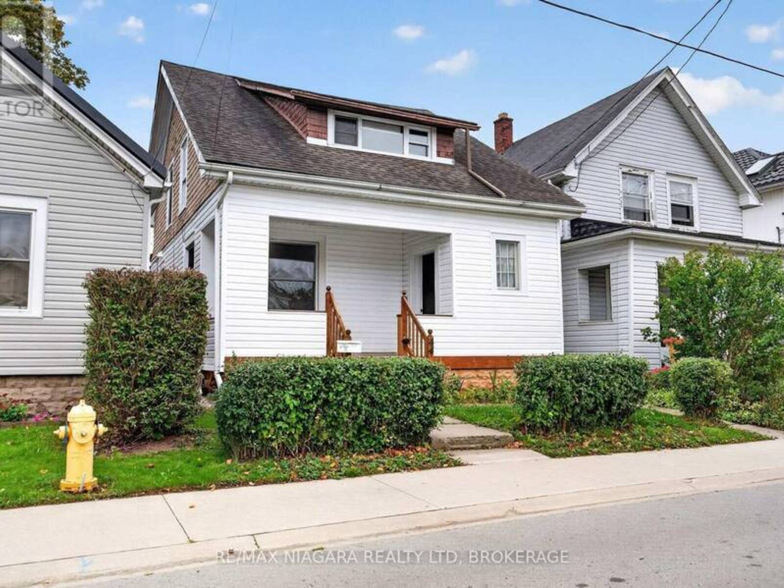 44 LOWELL AVENUE, St. Catharines, Ontario L2R 2E1
