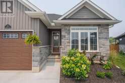 28 HARVARD COURT | Welland Ontario | Slide Image Two
