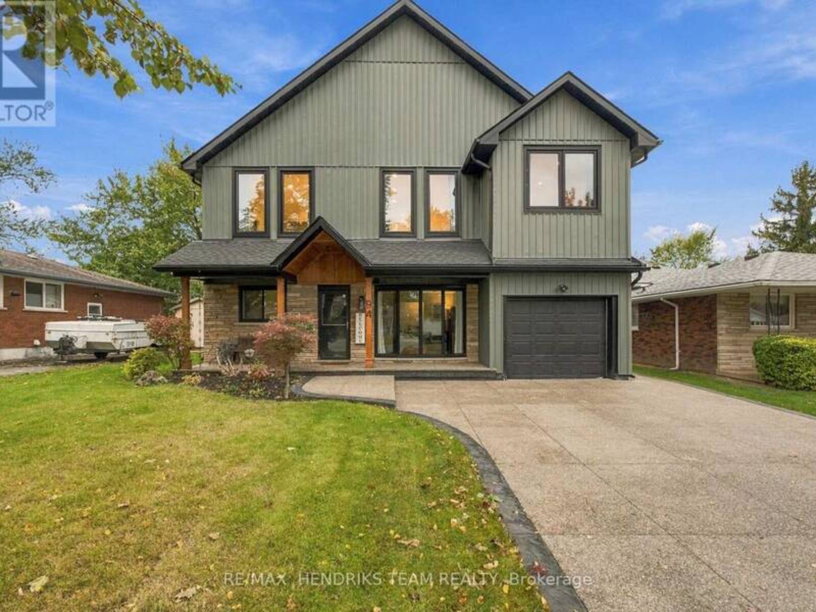94 BELLINGHAM DRIVE, Hamilton, Ontario L8V 3R4
