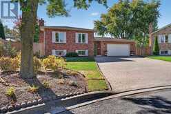 8230 LEXINGTON COURT | Niagara Falls Ontario | Slide Image Two
