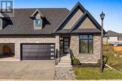 9 PRIMROSE STREET | Fonthill Ontario | Slide Image One