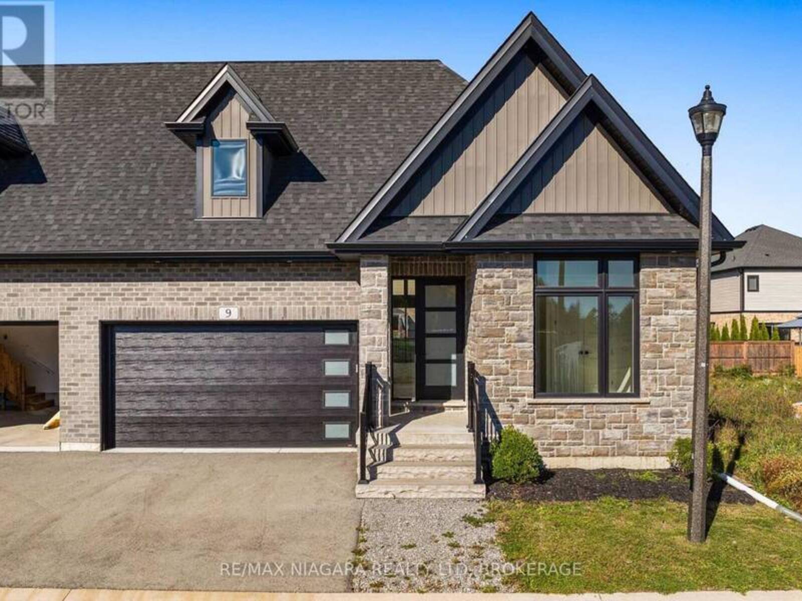 9 PRIMROSE STREET, Fonthill, Ontario L3E 0H1