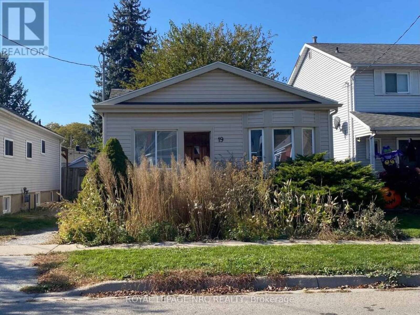 19 MARGERY AVENUE, St. Catharines, Ontario L2R 6J6