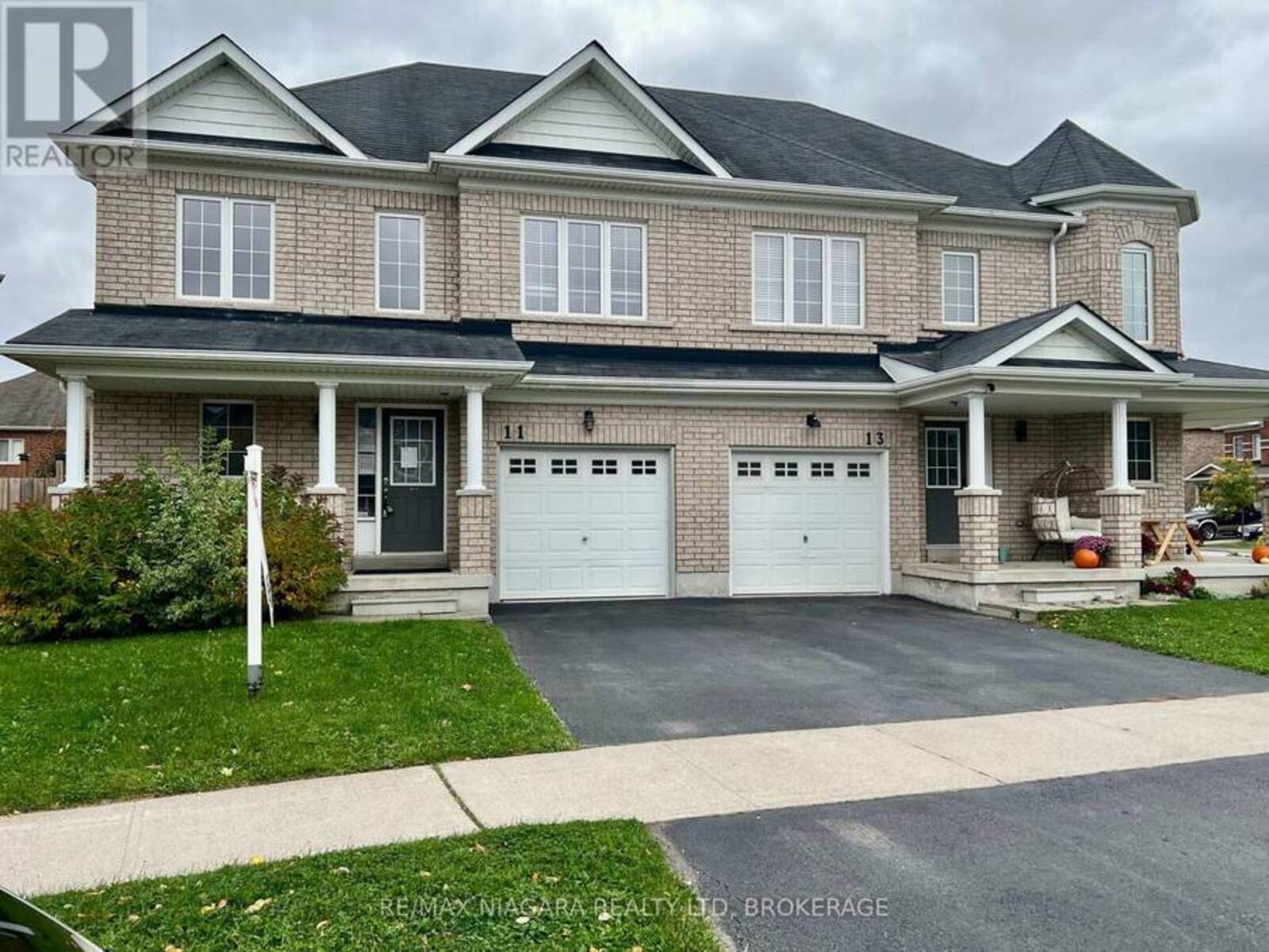 11 KEITH CRESCENT, St. Catharines, Ontario L0S 1J0