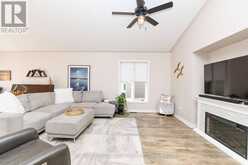 1 BAHAMA BAY | St. Catharines Ontario | Slide Image Ten