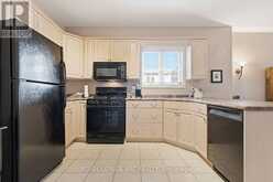 8142 COSTABILE DRIVE | Niagara Falls Ontario | Slide Image Twelve