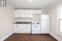 4 MANCHESTER AVENUE | St. Catharines Ontario | Slide Image Eight