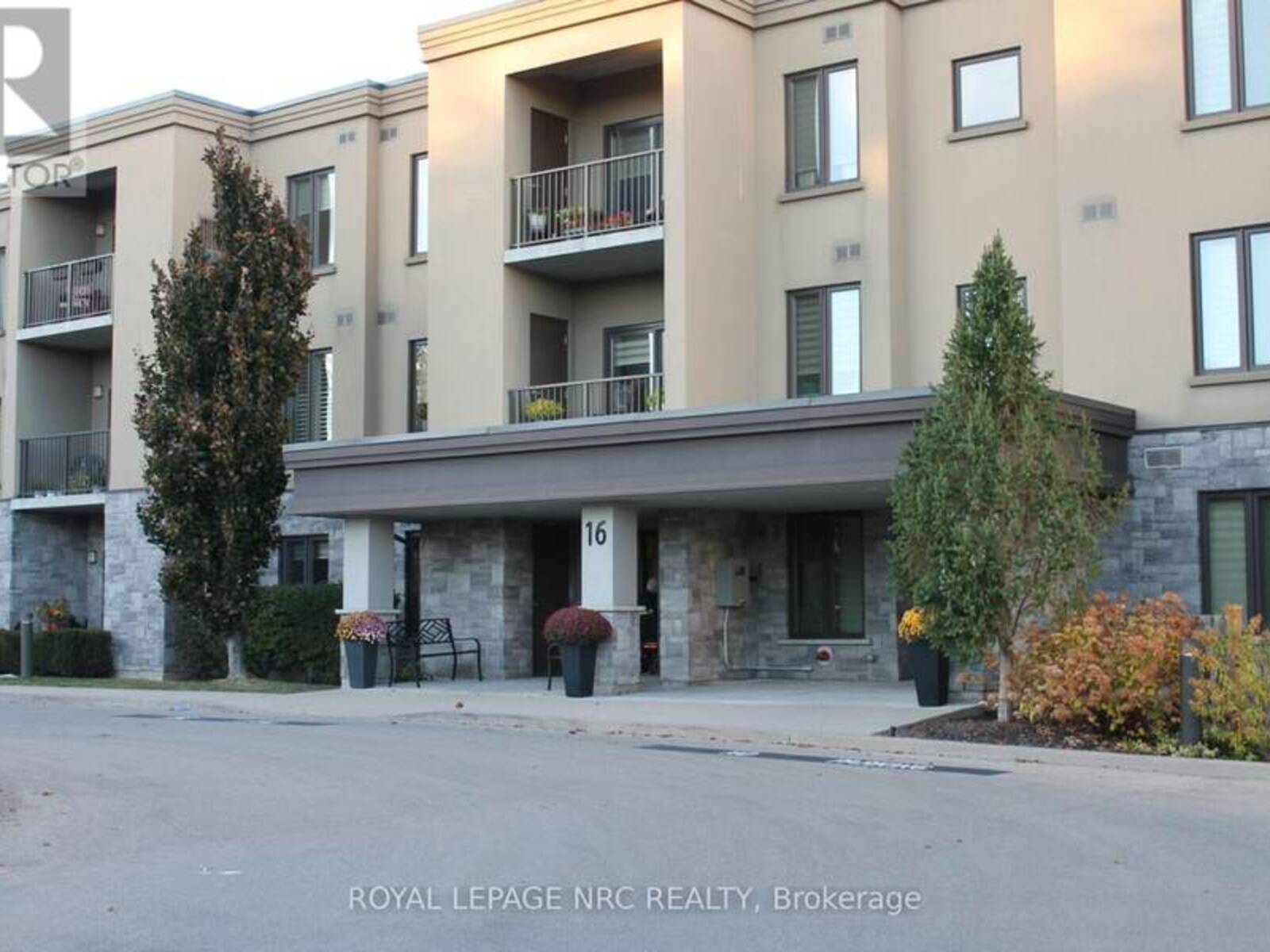 301 - 16 SULLIVAN AVENUE, Thorold, Ontario L2V 2Y2