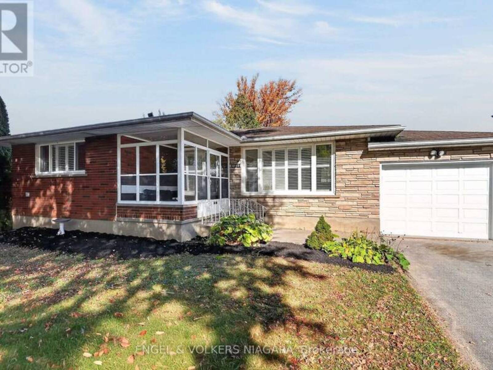 6773 CRAWFORD STREET, Niagara Falls, Ontario L2E 5Z6