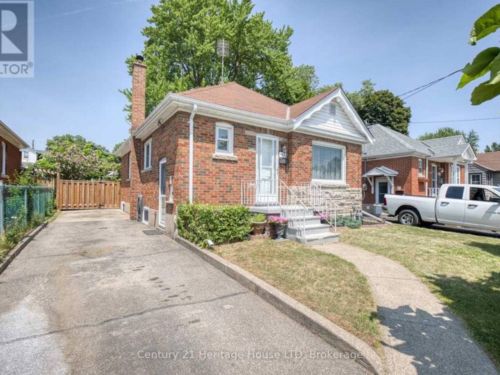 6477 BARKER STREET, Niagara Falls, Ontario L2G 1Y6