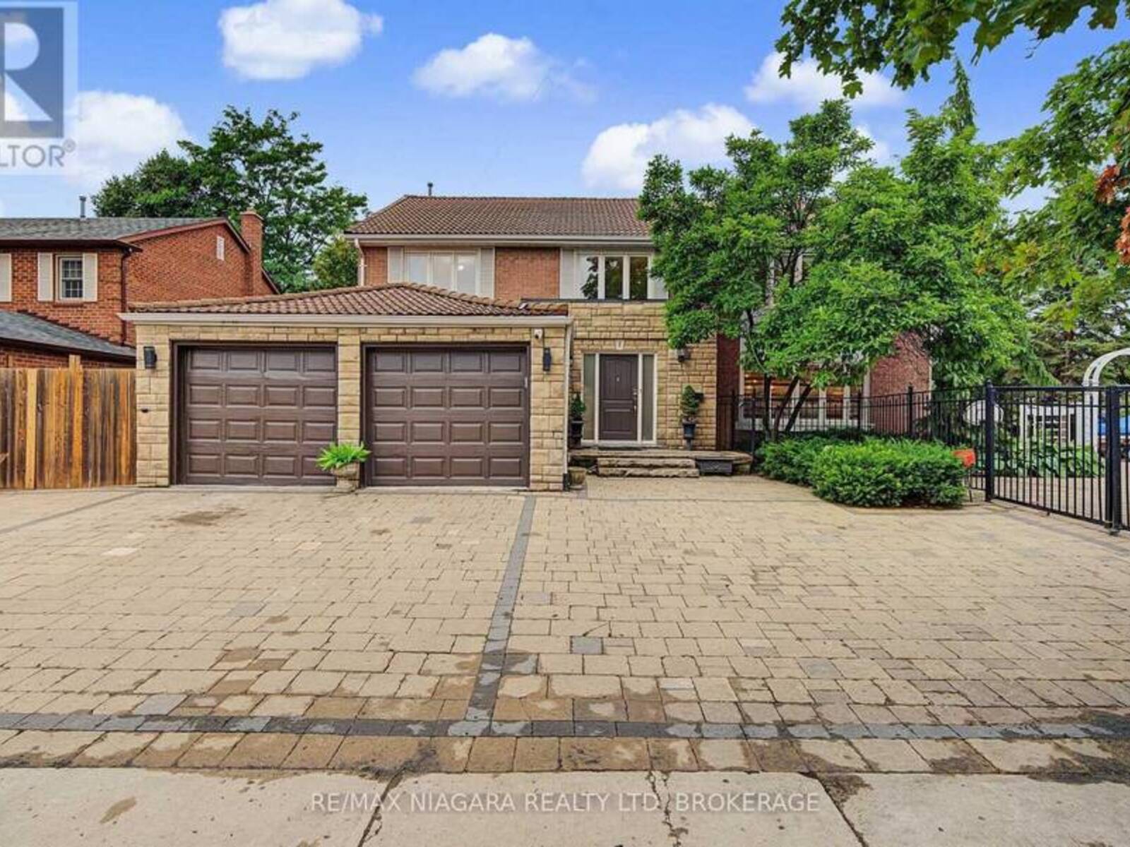 2 AITKEN CIRCLE, Markham, Ontario L3R 7K6