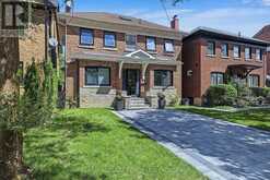 38 YONGE BOULEVARD | Toronto Ontario | Slide Image Two