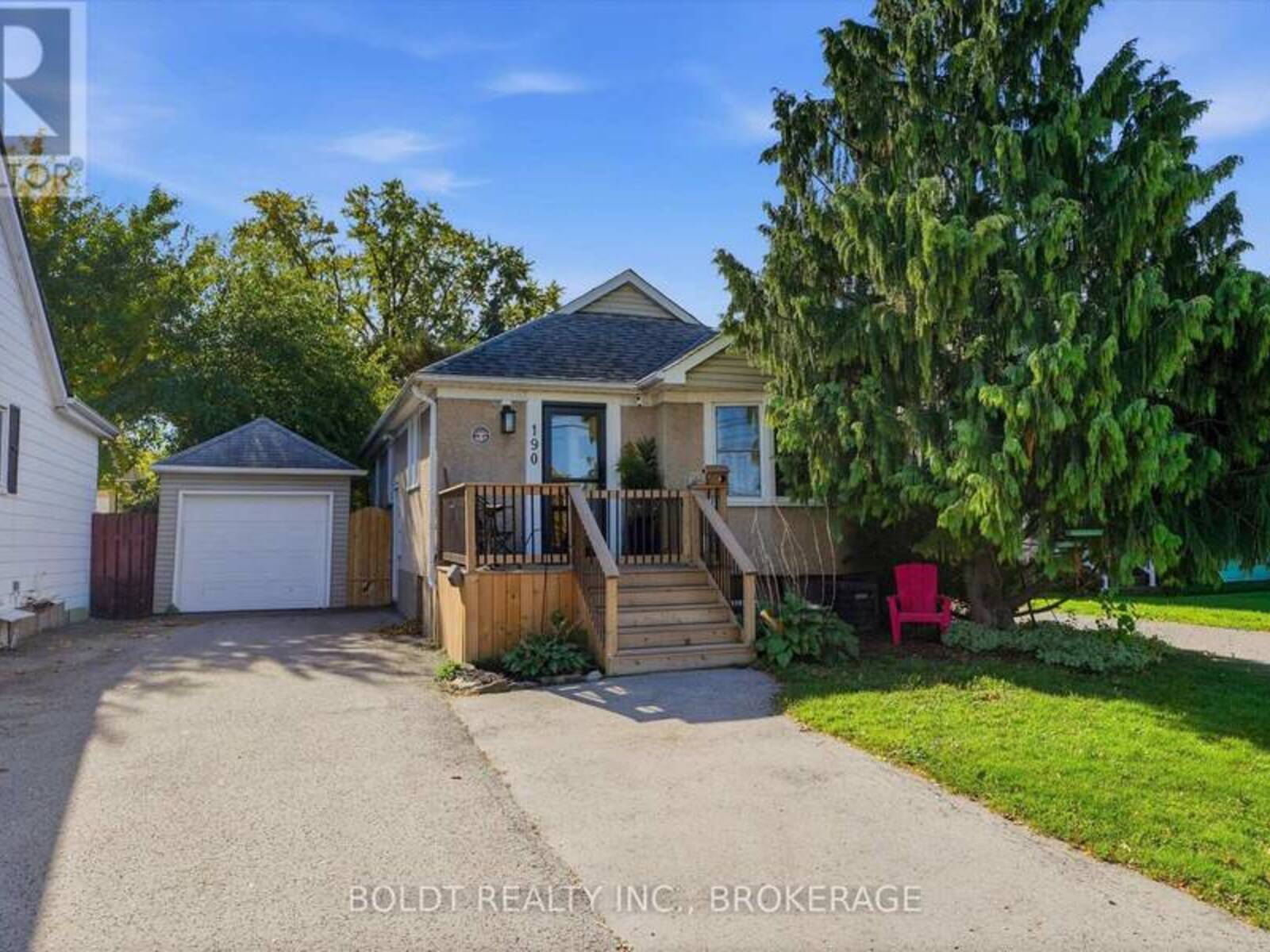 190 CARLTON STREET, St. Catharines, Ontario L2R 1S4