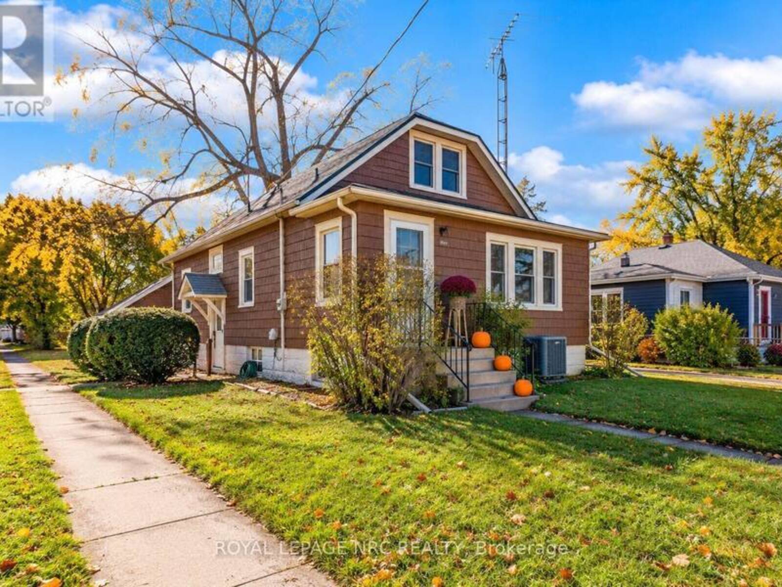 301 DUFFERIN STREET, Fort Erie, Ontario L2A 2T8