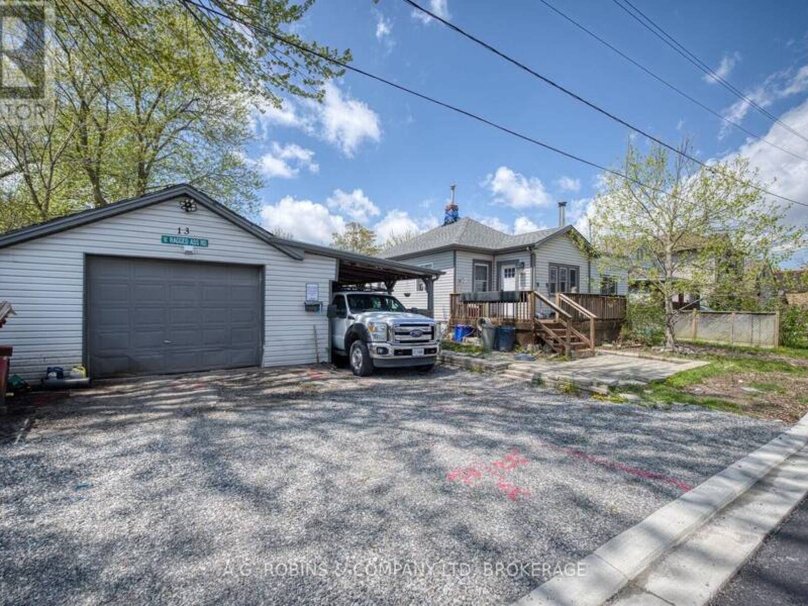13 PATRICIA AVENUE, Welland, Ontario L3C 1E7