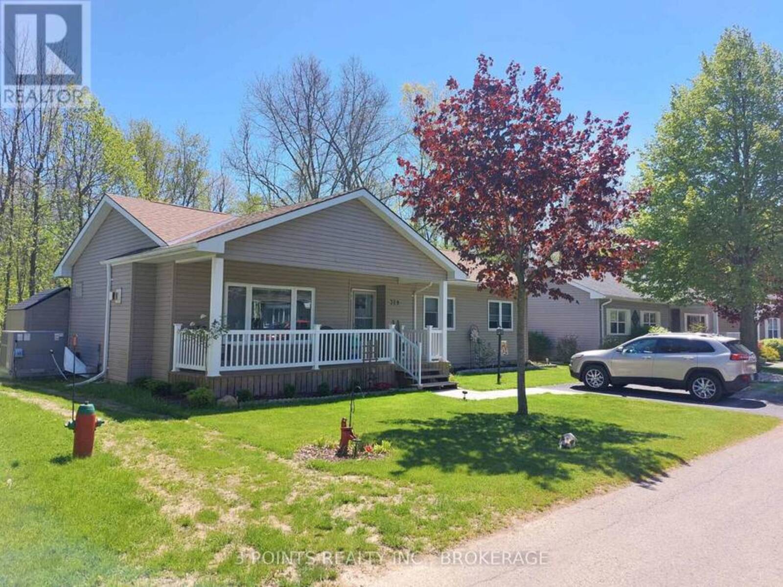 329 WYLDWOOD LANE, Grand Bend, Ontario N0M 1T0