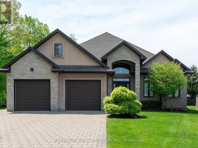 7 DRAKE COURT Strathroy-Caradoc Ontario, N7G 0E1