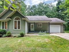 8350 OAKWOOD DRIVE Lambton Shores Ontario, N0M 1T0