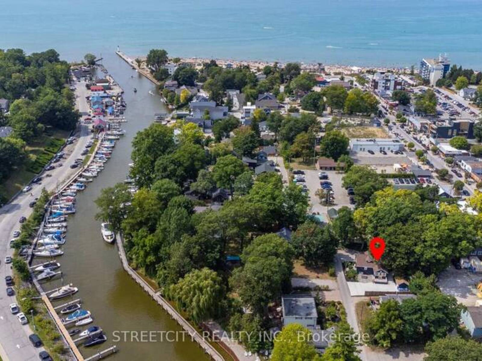 35 MORENZ LANE, Grand Bend, Ontario N0M 1T0