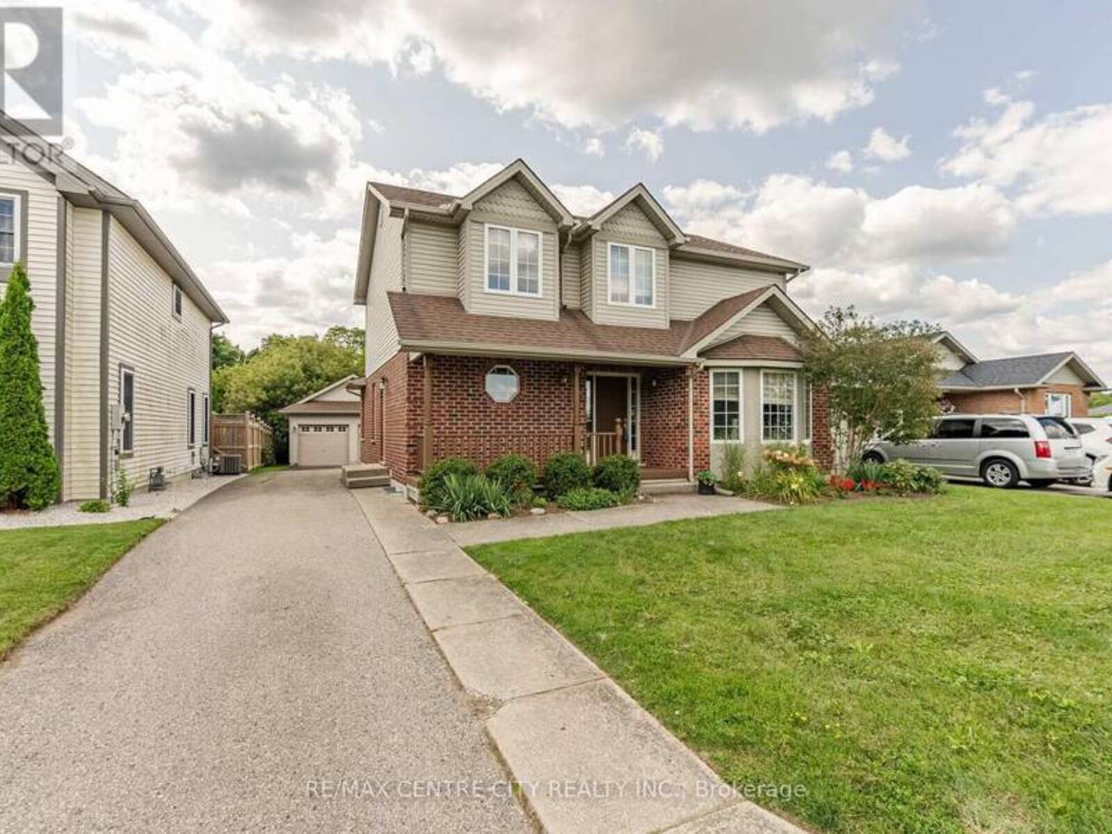 8 COTTONWOOD BOULEVARD, Aylmer, Ontario N5H 3H7