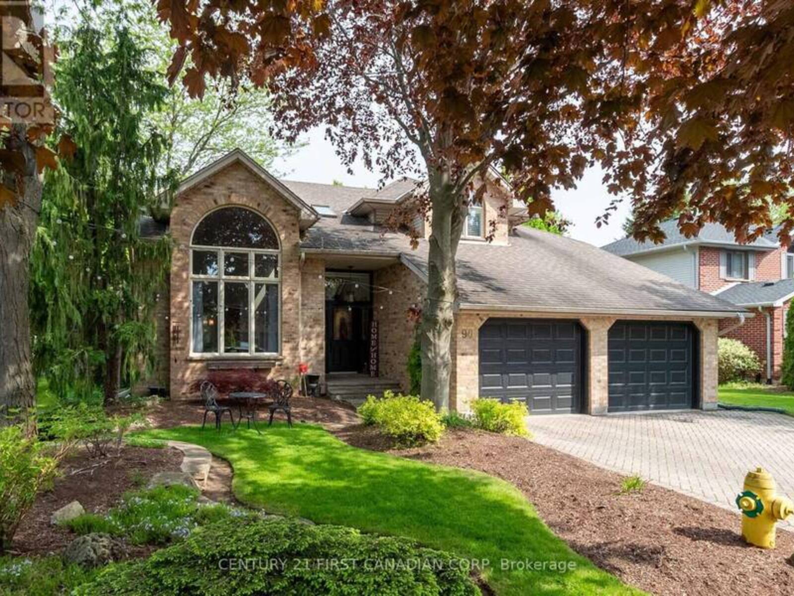 90 CARRIAGE HILL DRIVE, London, Ontario N5X 3W9