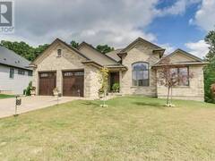 2129 LOCKWOOD CRESCENT Mount Brydges Ontario, N0L 1W0