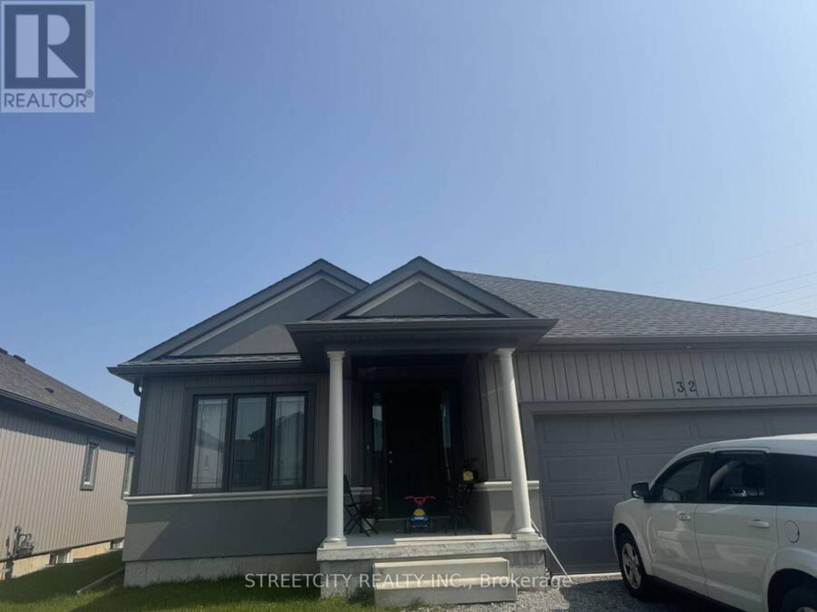 32 BOUNTY AVENUE, Thorold, Ontario L2V 0B7