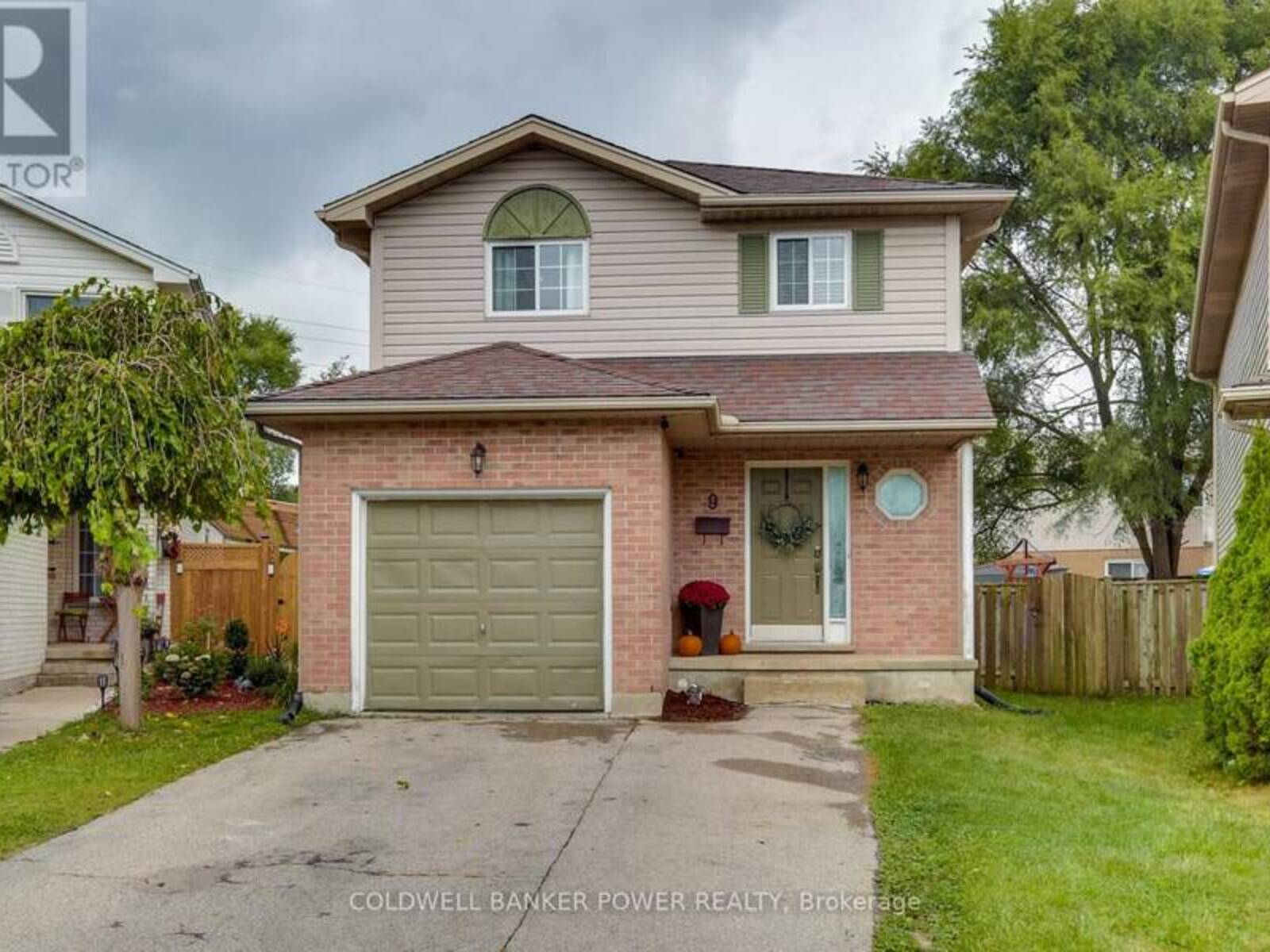 9 PONDS EDGE COURT, London, Ontario N5Z 5C4