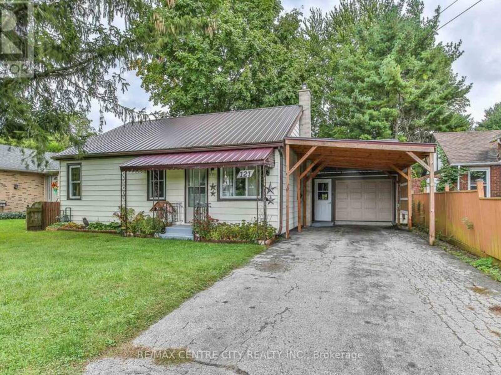 121 ST ANDREW STREET, Aylmer, Ontario N5H 2N2