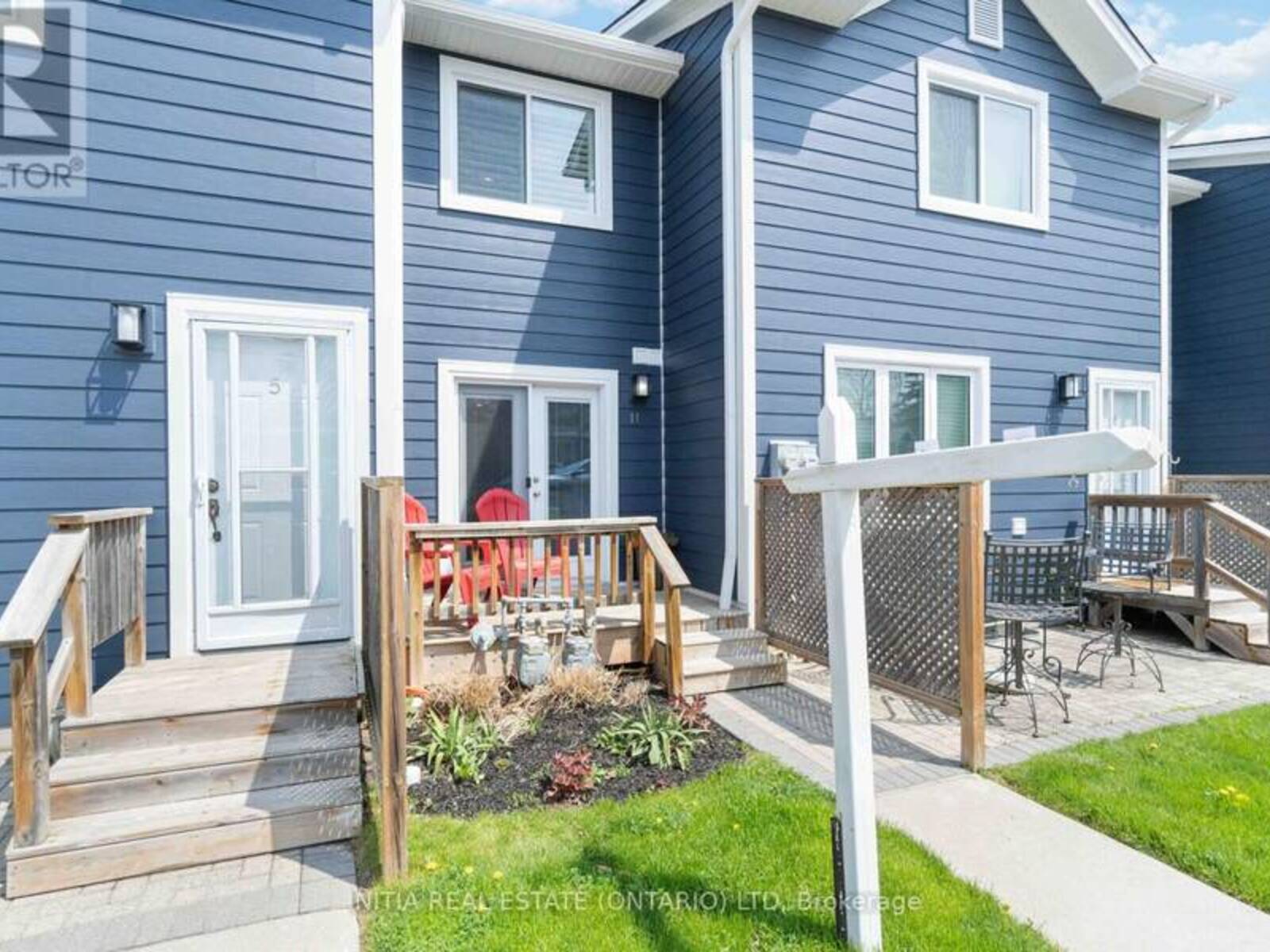 11 - 5 RIVER ROAD, Grand Bend, Ontario N0M 1T0