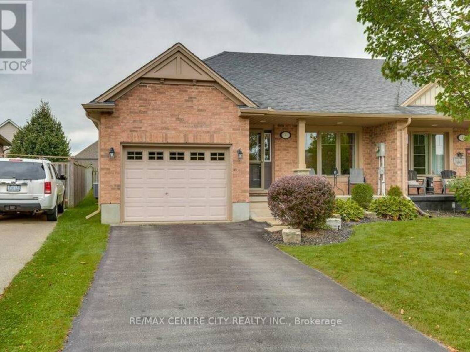 4 ALDERWOOD COURT, St. Thomas, Ontario N5P 0C1