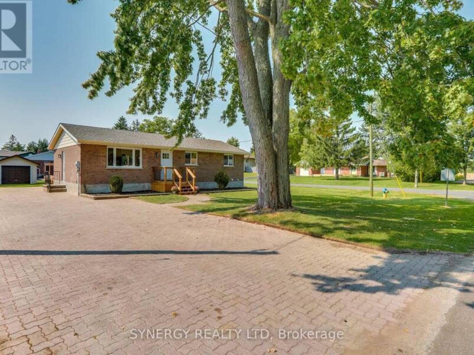 32 CLARK STREET, Strathroy-Caradoc, Ontario N0L 1T0