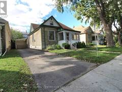 18 WOODWORTH AVENUE St. Thomas Ontario, N5P 3J4