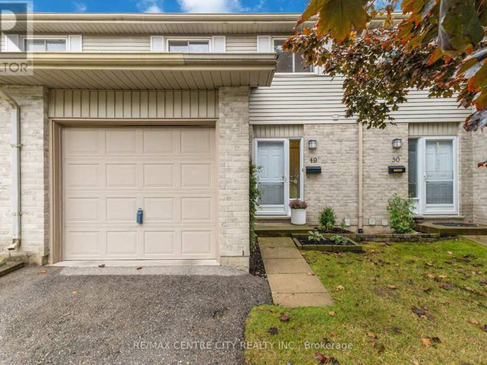 49 - 30 CLARENDON CRESCENT, London, Ontario N6C 5Y2