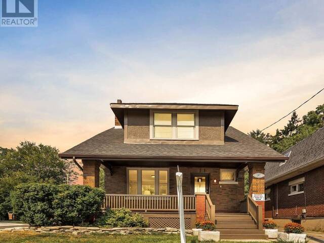 107 OXFORD STREET W London Ontario, N6H 1R8