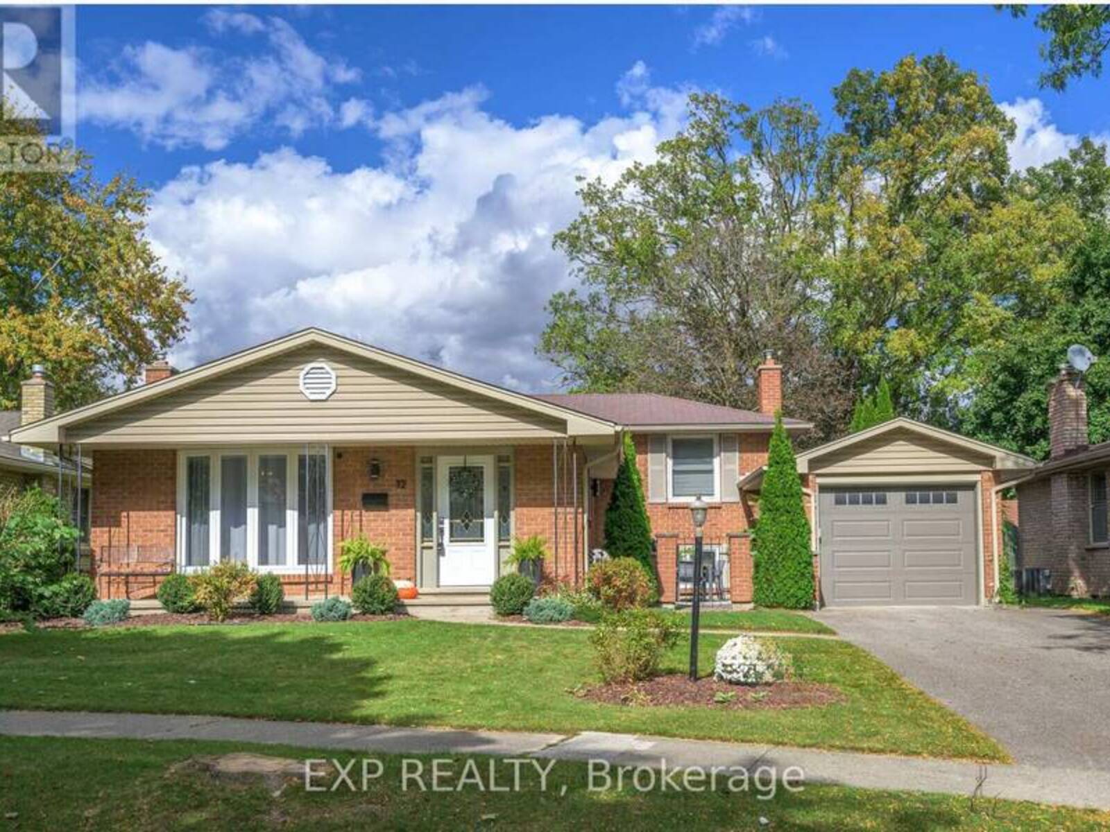 12 KILLARNEY ROAD, London, Ontario N5X 2A7