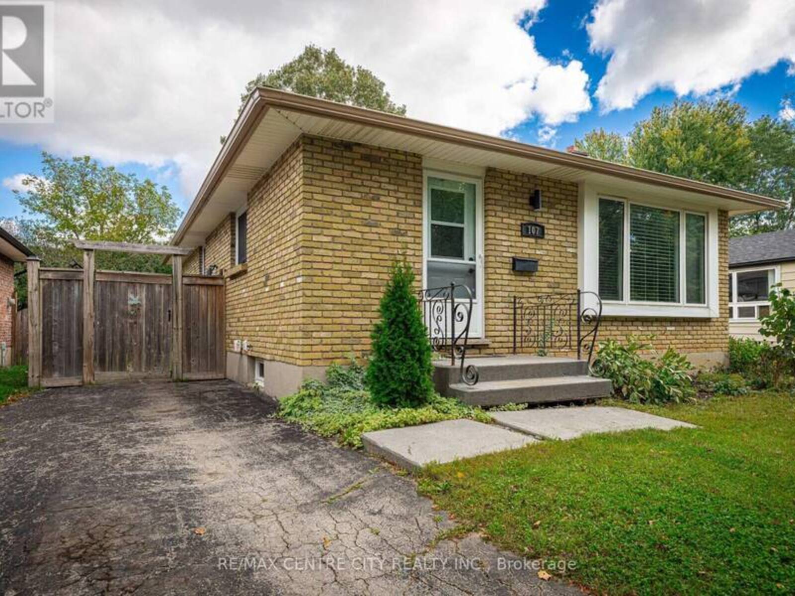 107 KINTAIL CRESCENT N, London, Ontario N6E 1J4