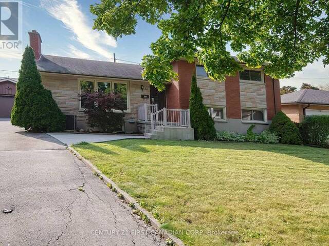 17 STORMONT DRIVE London Ontario, N5Z 3Z4