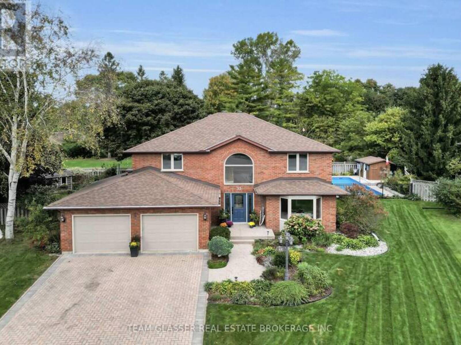 33 HILLCREST COURT, Middlesex Centre, Ontario N0L 1E0