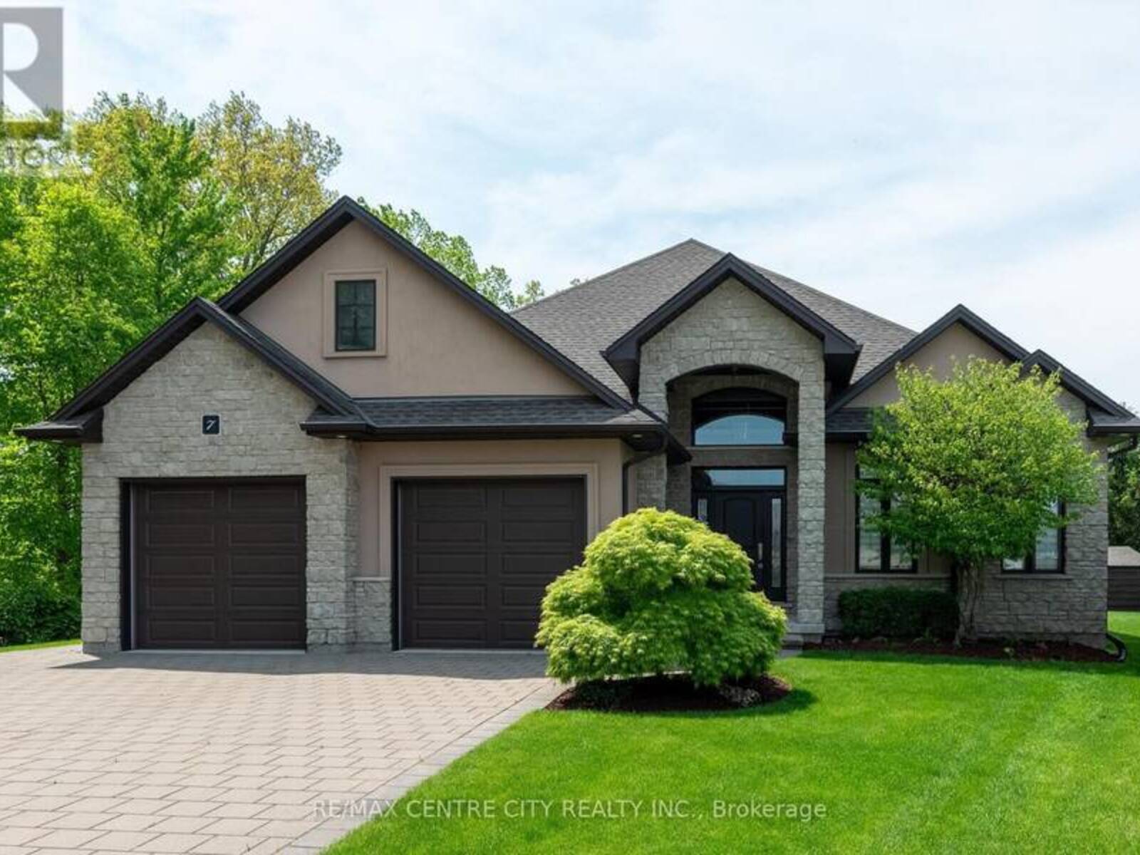 7 DRAKE COURT, Strathroy-Caradoc, Ontario N7G 0E1