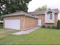 8 ELGIN STREET Newbury Ontario, N0L 1Z0