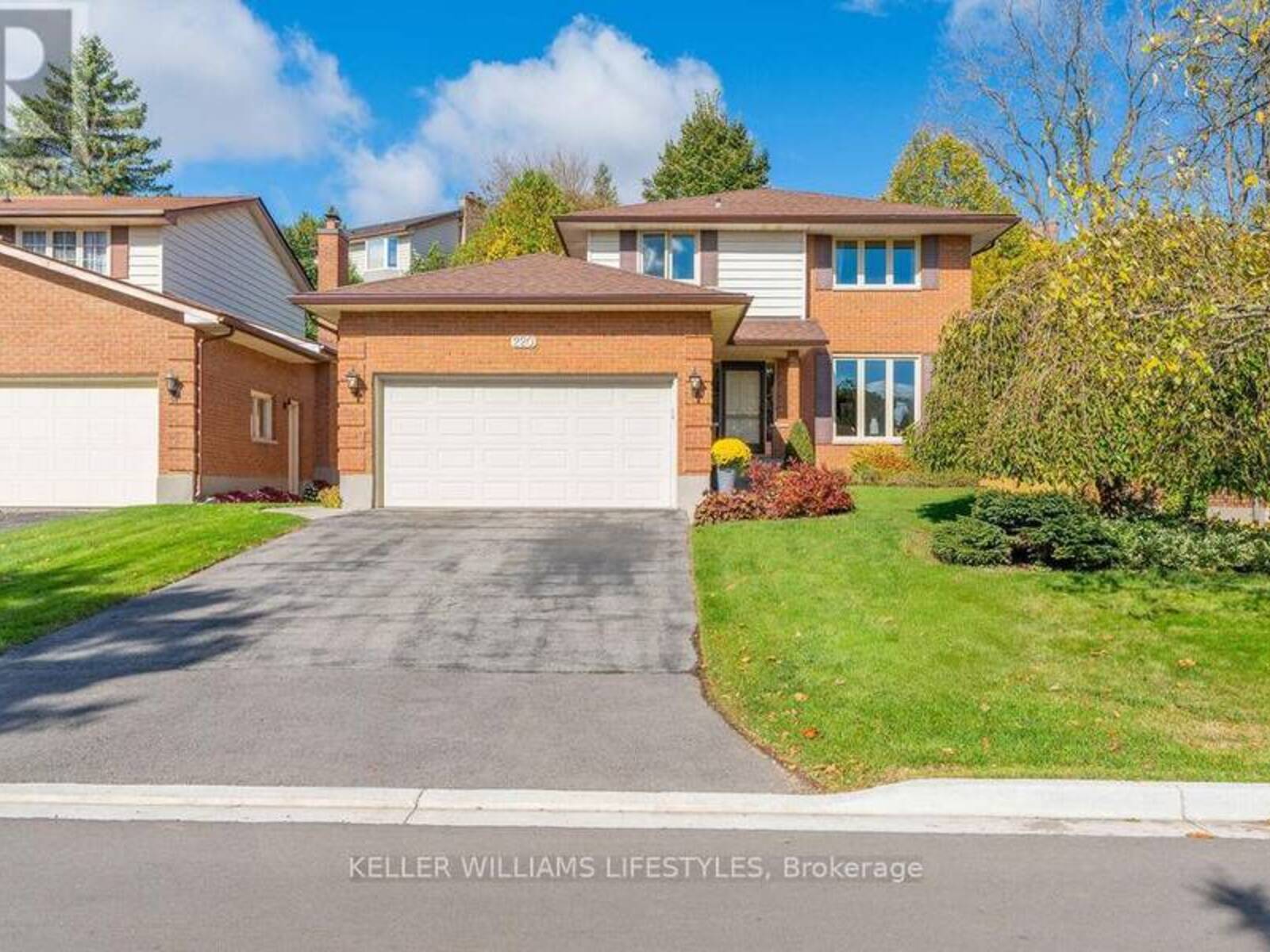 220 SUFFOLK PLACE, London, Ontario N6G 3S4