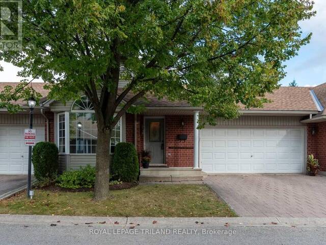 2 - 122 SHERWOOD FOREST SQUARE London Ontario, N6G 5G8